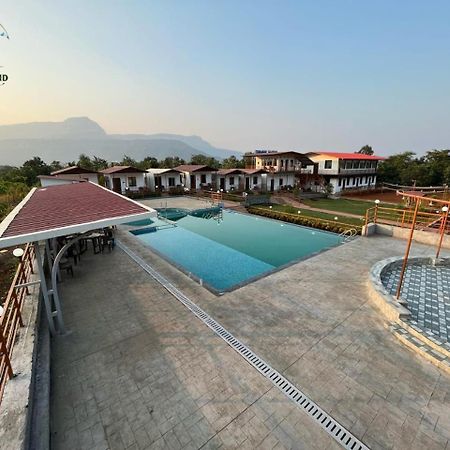 Happy Land Farm Hotel Karjat Bagian luar foto
