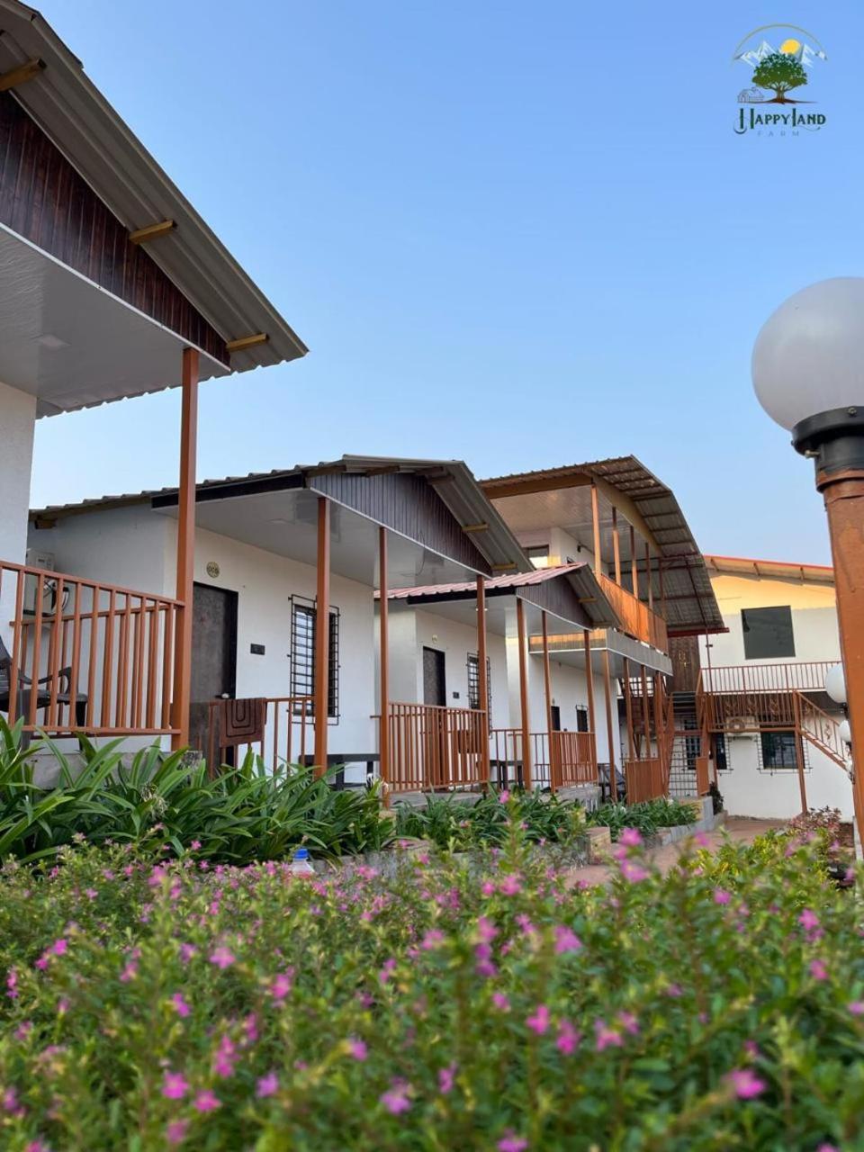 Happy Land Farm Hotel Karjat Bagian luar foto