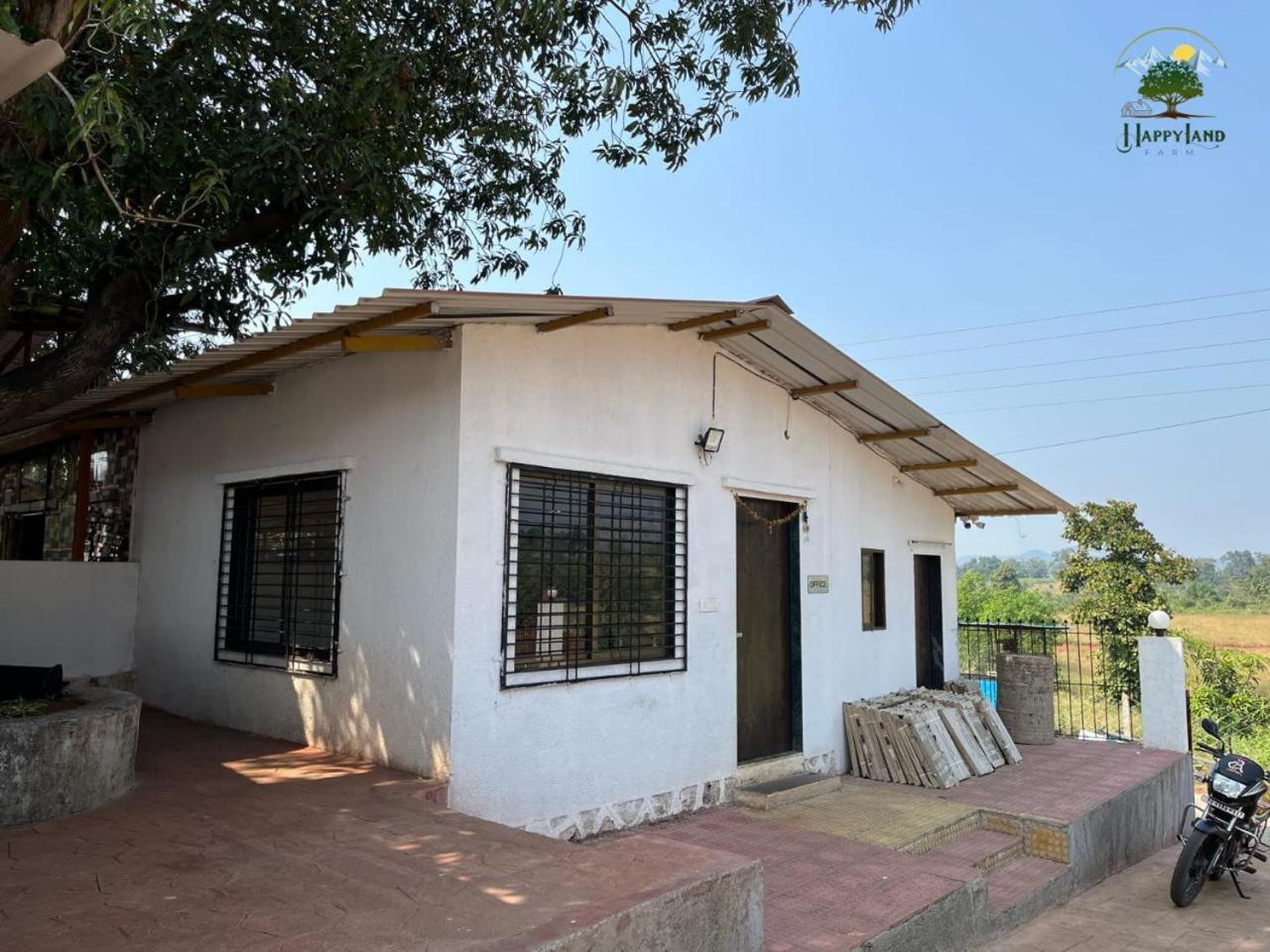 Happy Land Farm Hotel Karjat Bagian luar foto