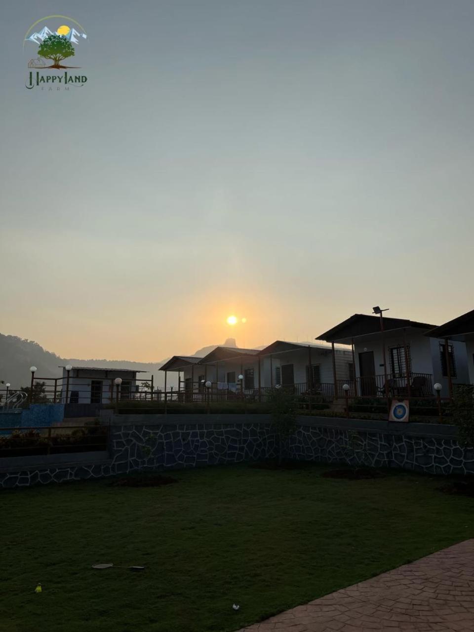 Happy Land Farm Hotel Karjat Bagian luar foto